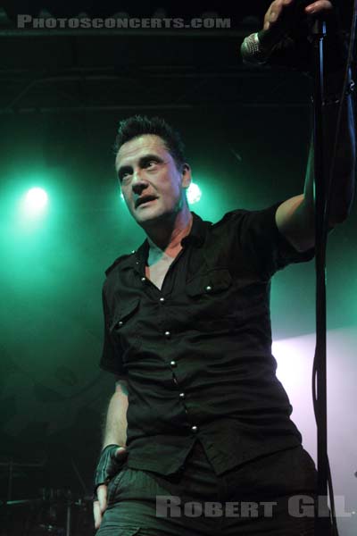 DIE KRUPPS - 2015-09-15 - PARIS - Divan du Monde - Jürgen Engler